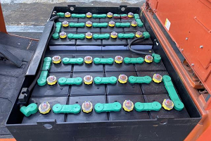 リフトバッテリー