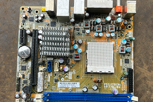 マザーボード